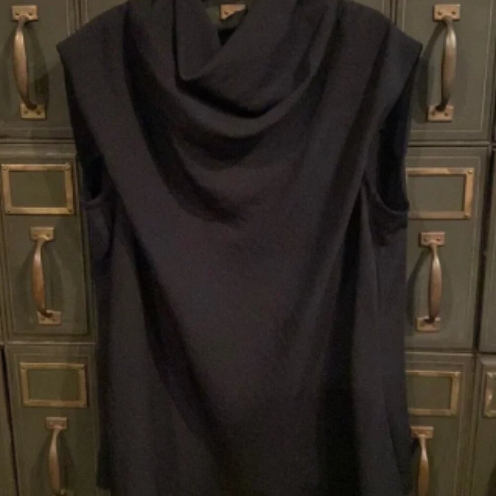 T9 by Tammi Chomski Top
